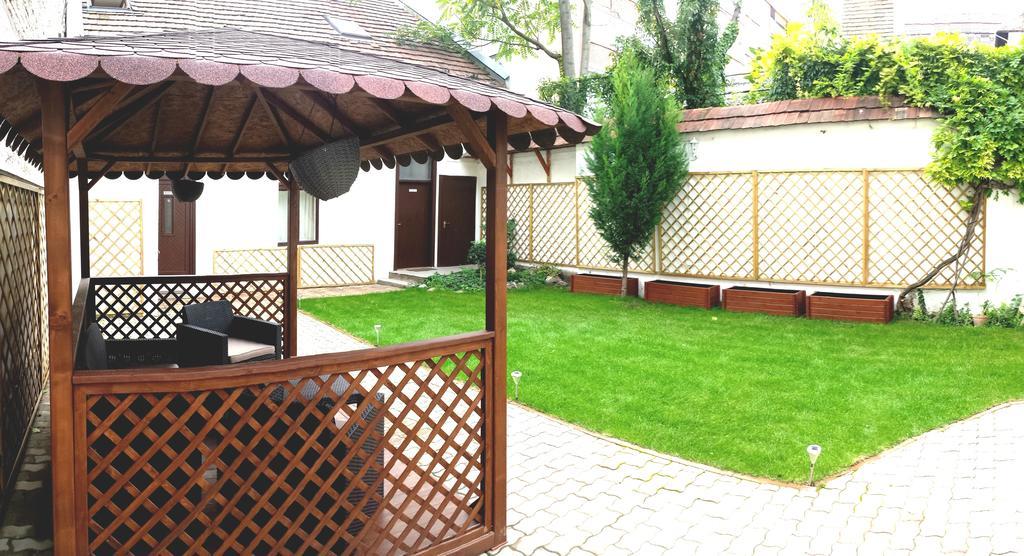 Garden House Hotell Budapest Exteriör bild